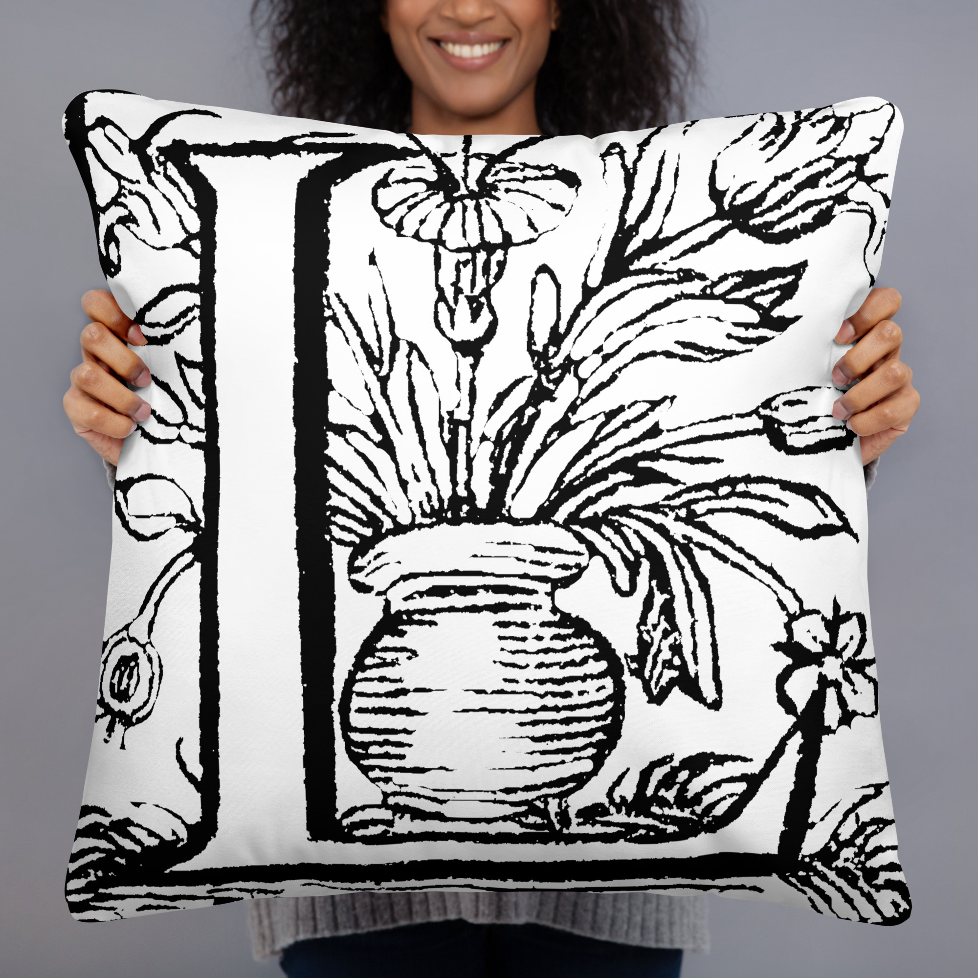 Basic Pillow - Antique initial letter L
