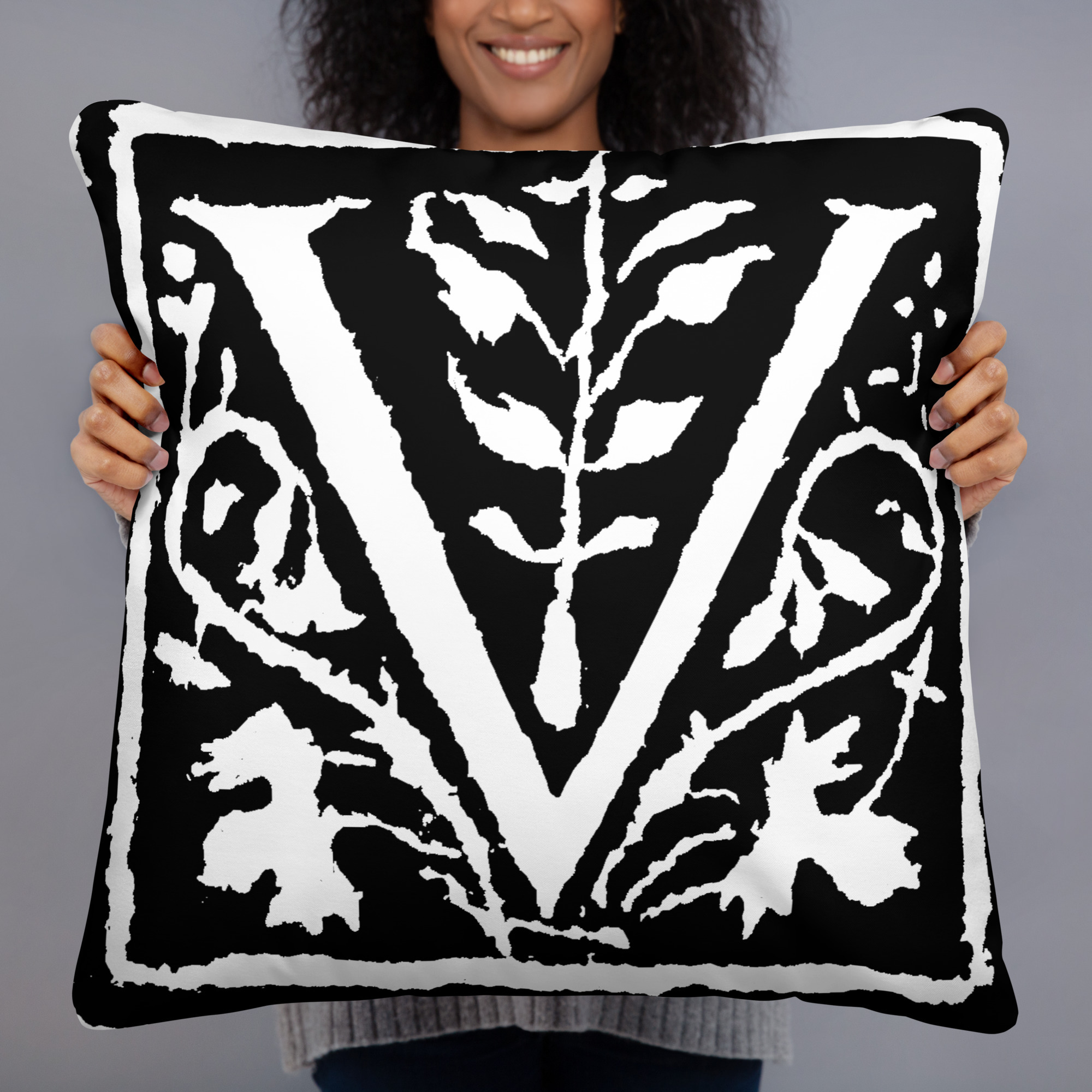 Basic Pillow -Antique Letter V